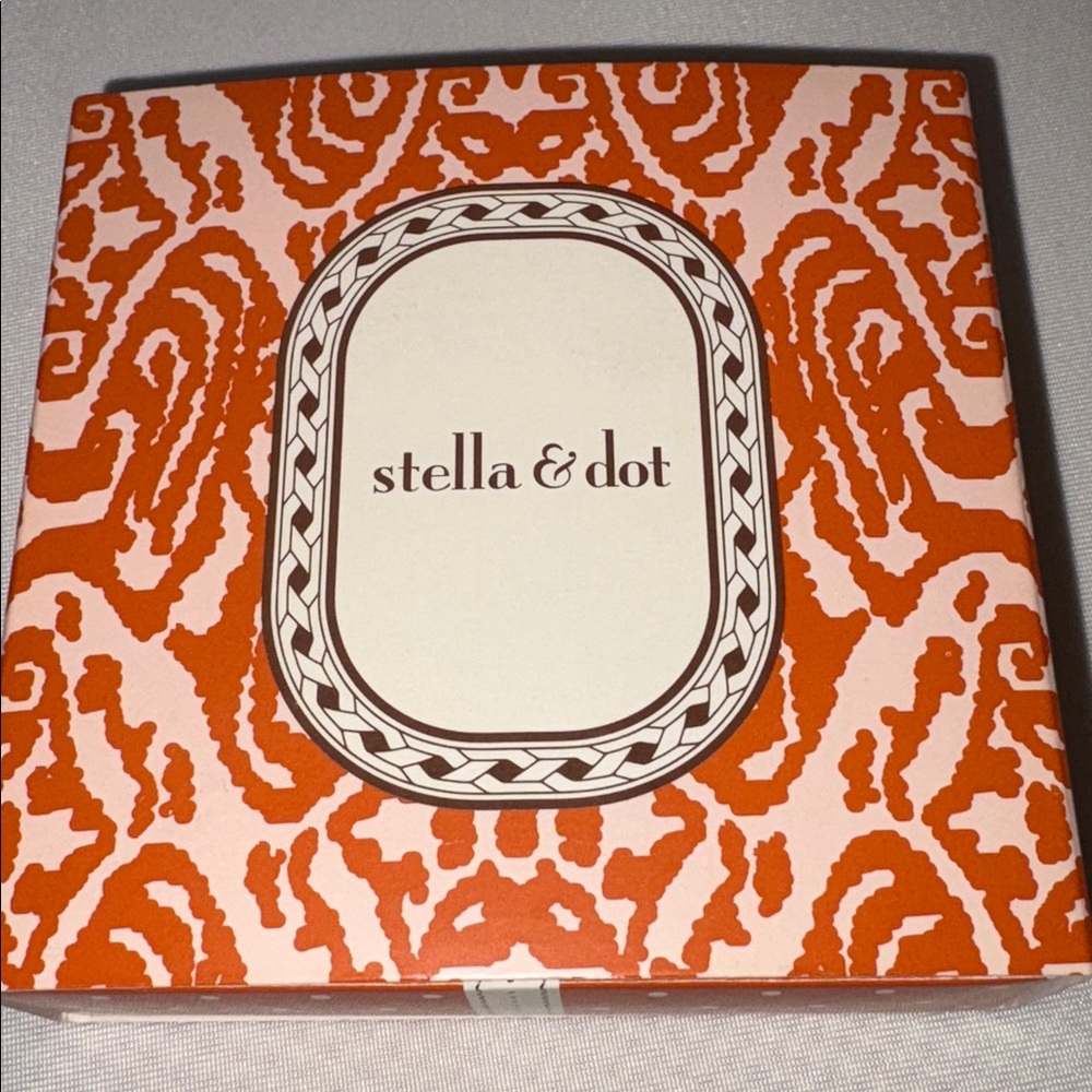 Stella & Dot Silver Necklace - Picture 2 of 2